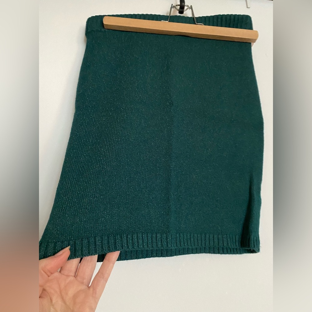 Guess mini skirt, size small